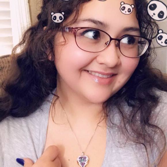 Meet your Posher, Danielle - Picture 1 of 1